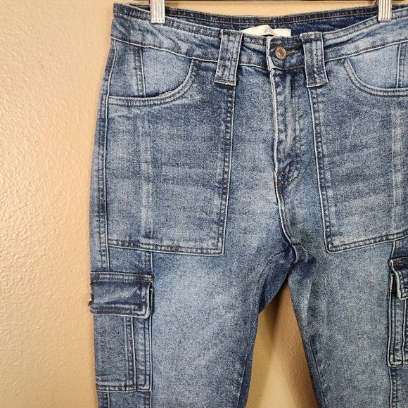 KanCan Huntsville High Rise Cargo Slim Straight Medium Wash Jeans-Size 5/26 - Picture 4 of 11